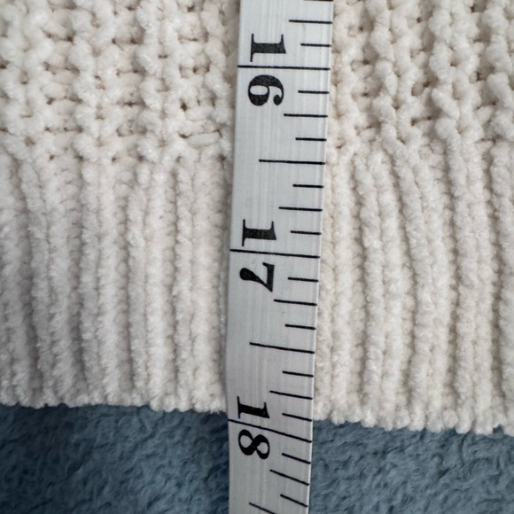 NWT H&M Girls Sweater 6x - Picture 4 of 5
